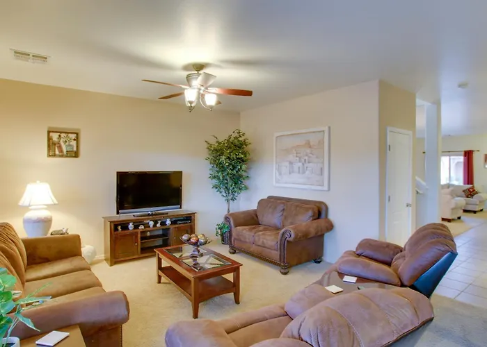 Patio & Community Perks! San Tan Mountain Retreat Holiday home *